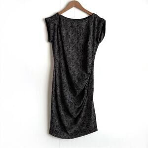 Ann Taylor snake print mini dress short sleeve size 8 grey